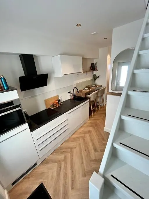 Tiny House In Center Aalsmeer I Close To Schiphol & Amsterdam Netherlands