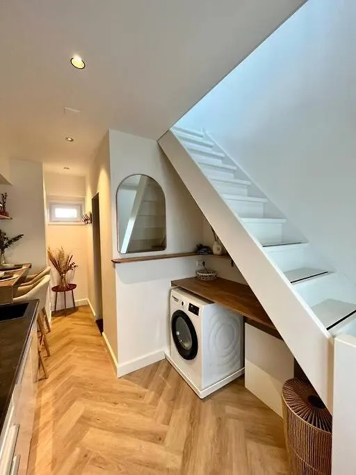 Tiny House In Center Aalsmeer I Close To Schiphol & Amsterdam 0*,  Netherlands