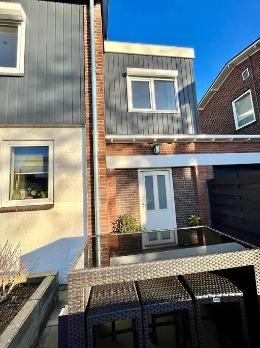 Apartment Tiny House In Center Aalsmeer I Close To Schiphol & Amsterdam Netherlands