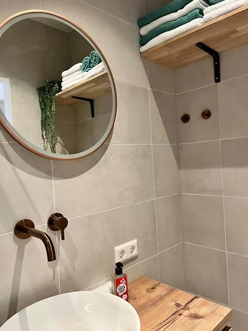 Tiny House In Center Aalsmeer I Close To Schiphol & Amsterdam Netherlands