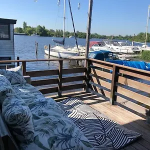 Vakantiehuis Waterwolf, Aalsmeer